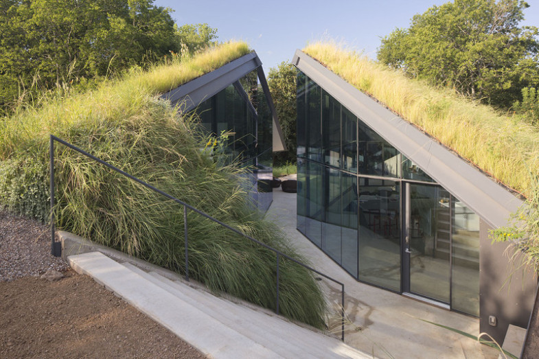 pit-house-entrance-turf-roof-hill